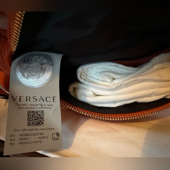 Versace Quilted orange leather fanny/belt/shoulder bag NEW (AUTHENTIC - Picture 8 of 10